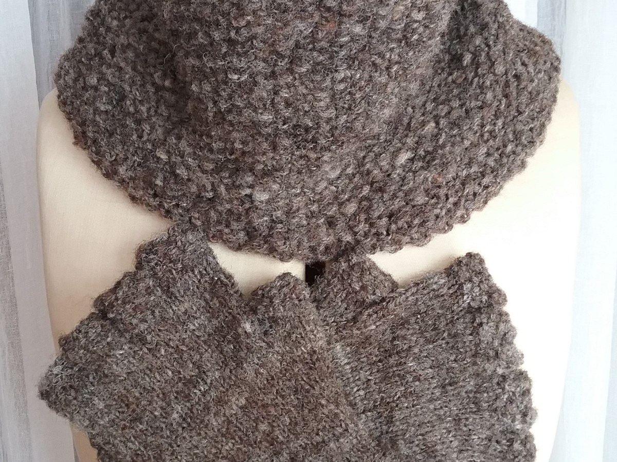 Ryeland: Knitted Cowl &&nbsp;Gloves
